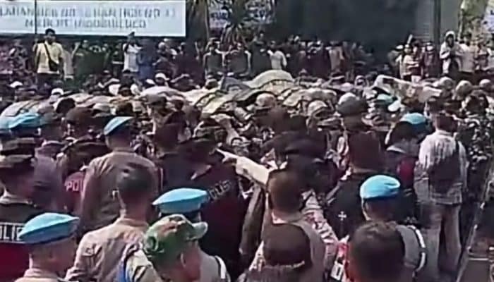 Eksekusi Hotel Sultan Ricuh, Polisi Amankan 69 Orang!