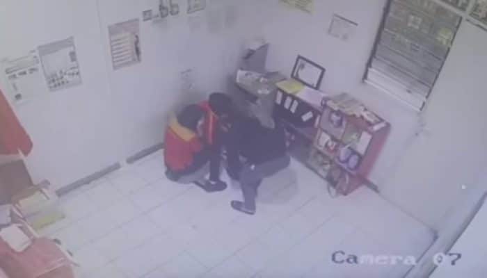 Penjahat Berpistol Todong 2 Karyawan Alfamart di Bekasi, Belasan Juta Rupiah Raib!