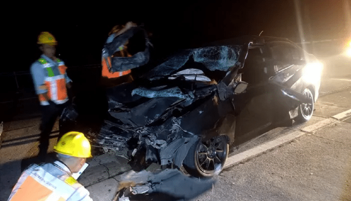 Tabrak Bak Truk Gandeng Penumpang Honda City Warga Tembelang Tewas di Jalan Tol Jombang