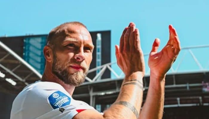 Mike van der Hoorn Bukan ke Persib, Pilih Lanjutkan Karir di Siprus