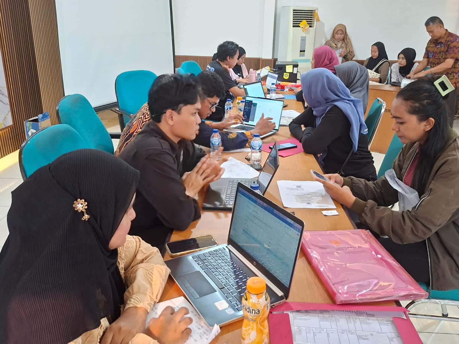 Dinas Pendidikan Kabupaten Bogor membuka layanan helpdesk SPMB 2026 setiap hari kerja hingga seluruh tahapan penerimaan murid baru selesai. (Kis/ist)