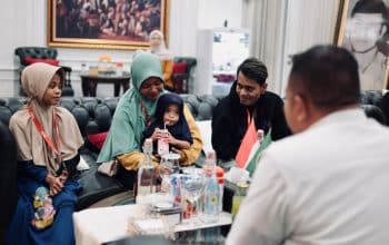 Bupati Bogor Temui Novi, Pengamen Cilik Viral Asal Bojonggede