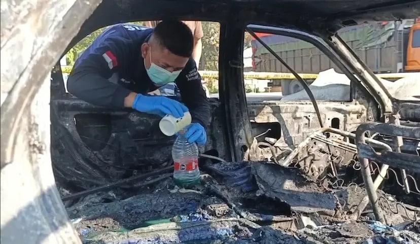 Mobil terbakar (istimewa)