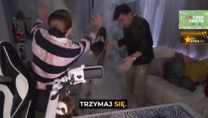 Viral Saat Live GTA RP! Streamer Tetap Santai Meski Apartemen Kebanjiran, Netizen Curiga Hanya Settingan