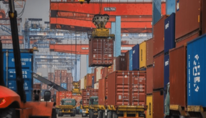 10 Ribu Kontainer Menumpuk di Tanjung Priok, Bea Cukai Ungkap Penyebabnya
