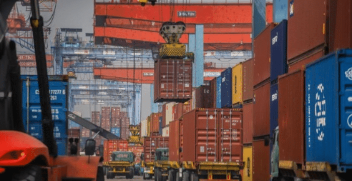 10 Ribu Kontainer Menumpuk di Tanjung Priok