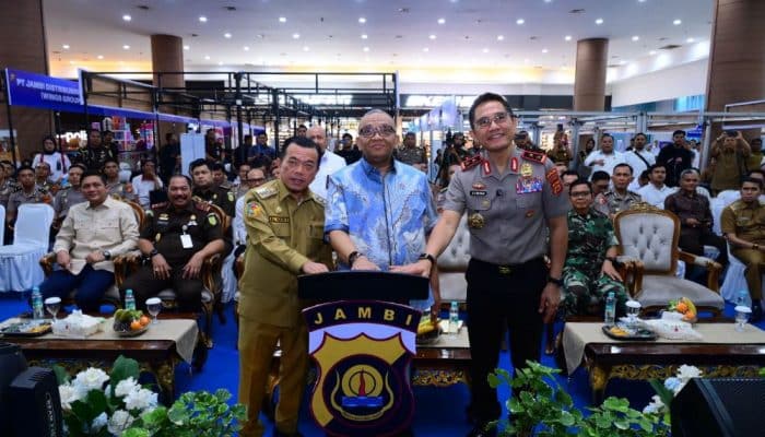 Polda Jambi Gelar Job Fair Raksasa, Sediakan 1.000 Lowongan Kerja dan Bikin UMKM Naik Kelas!