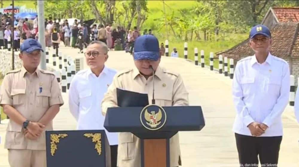 Prabowo resmikan jalan daerah