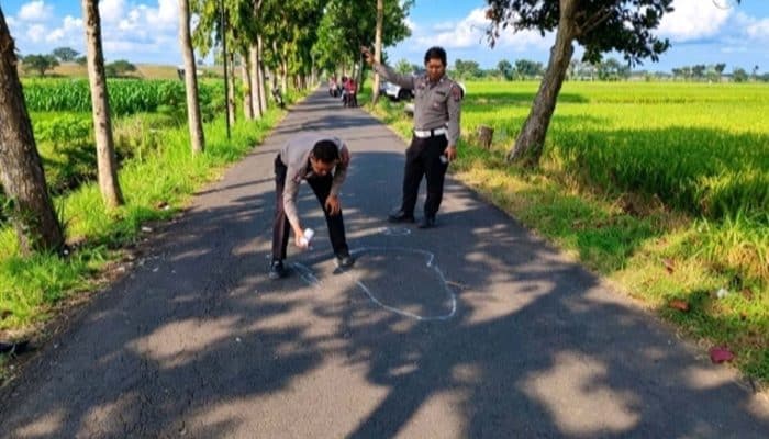 Dua Wanita Nganjuk Tabrakan Adu Banteng di Jalan Desa, Seorang Tewas di Pagi Buta