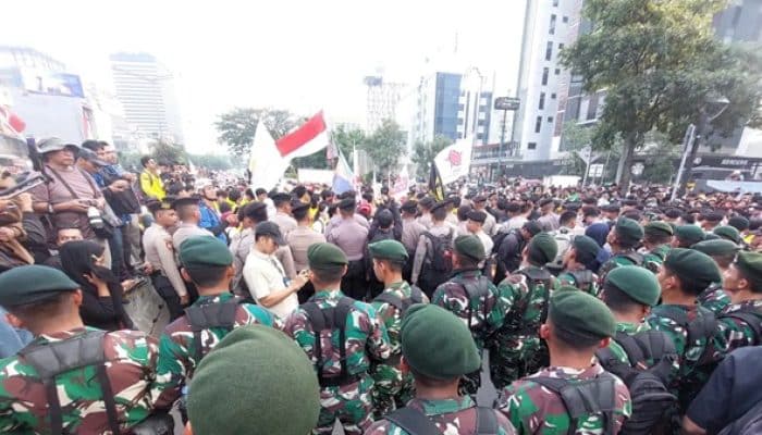 Usai 7 Jam Kepung Thamrin, Mahasiswa Akhirnya Bubar Tertib Tanpa Kericuhan