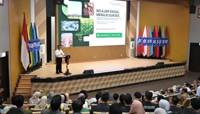 Kisah Rumah Terbakar hingga Bisnis Bangkrut, Pelajaran Berharga Mentan Amran untuk Mahasiswa IPB