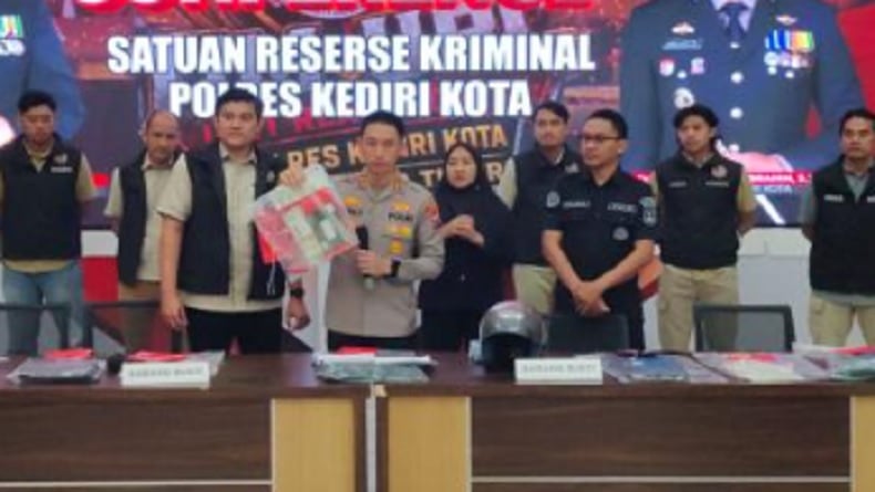 Pencuri Pecah Kaca Mobil di Kediri