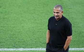 Pelatih Tunisia, Sabri Lamouchi dipecat usai dibantai Swedia 5-1.