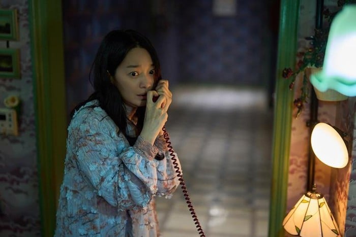 Shin Min Ah Tampil Mencekam di Poster The Eyes,
