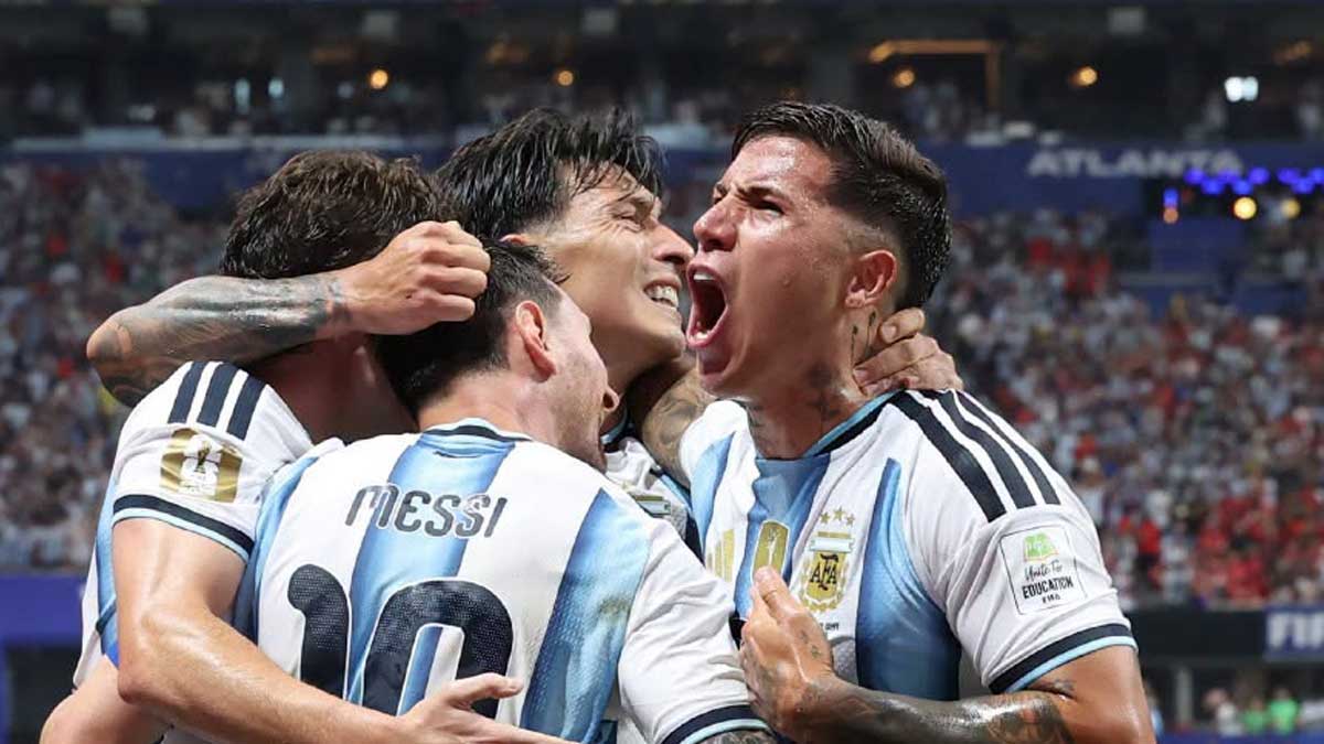 Argentina lawan Mesir menang dramatis