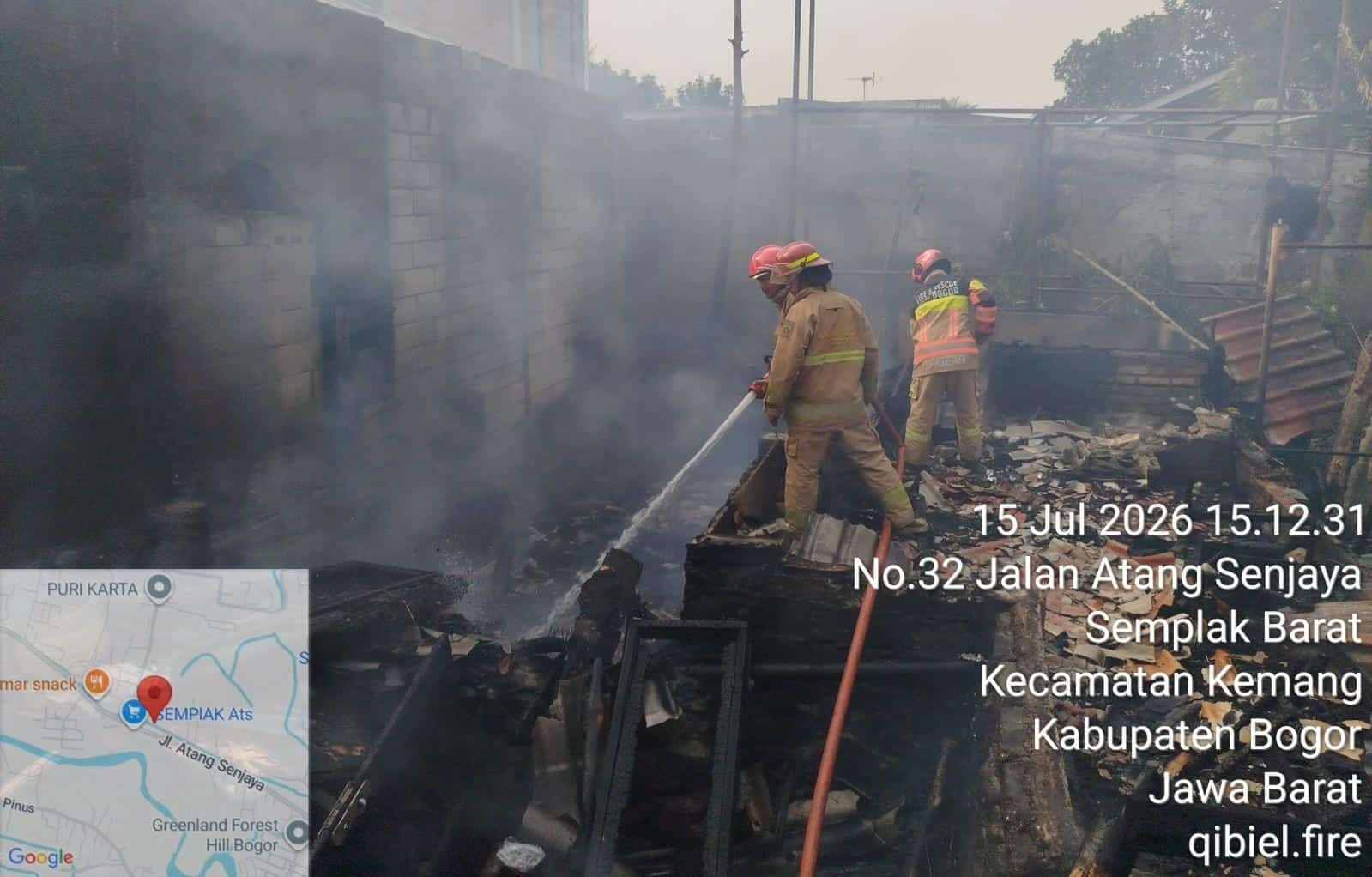 Rumah Panggung Bambu di Kemang Bogor Hangus Terbakar