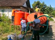 PMI Jember Salurkan Hampir 30 Ribu Liter Air Bersih untuk Warga Terdampak Kekeringan di Pakusari