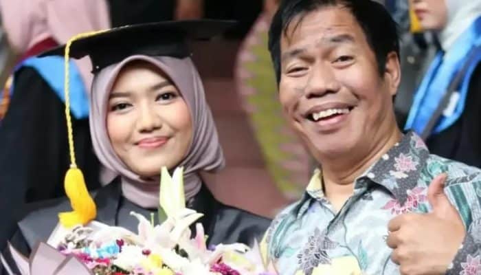Profil Almarhum Temon, Bangga Sang Anak Wisuda dengan Nilai Cumlaude!