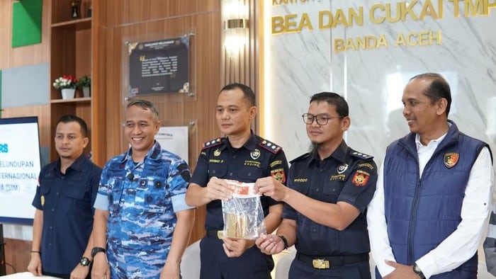 Bea Cukai Gagalkan Penyelundupan Emas Rp7,25 Miliar ke Malaysia, WNA Diamankan