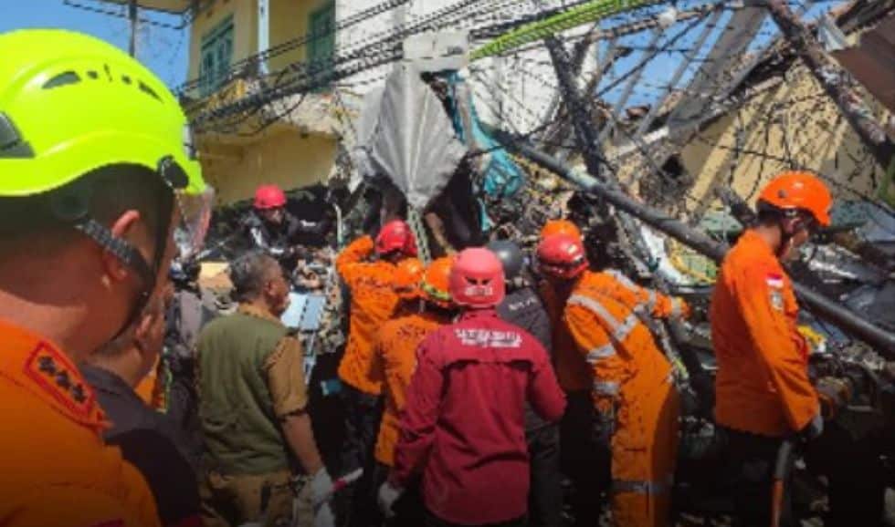 sopir truk terjepit usai rem blong di Pasuruan
