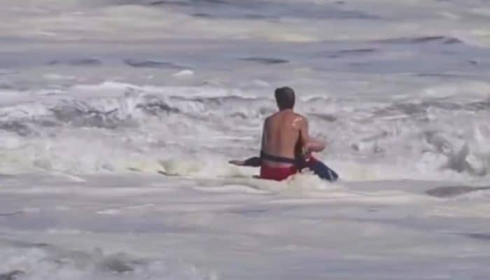 Remaja Penjaga Pantai Viral Usai Selamatkan Bocah dari Terjangan Ombak 2,5 Meter di Santa Cruz