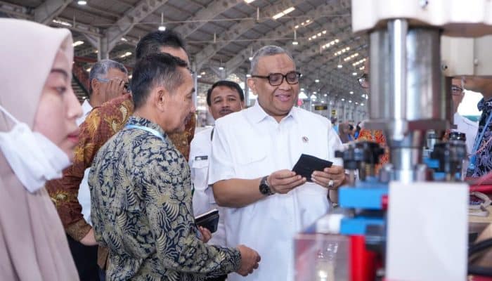 Wamenaker: Kehadiran Industri Harus Membuka Kesempatan Kerja bagi Warga Sekitar