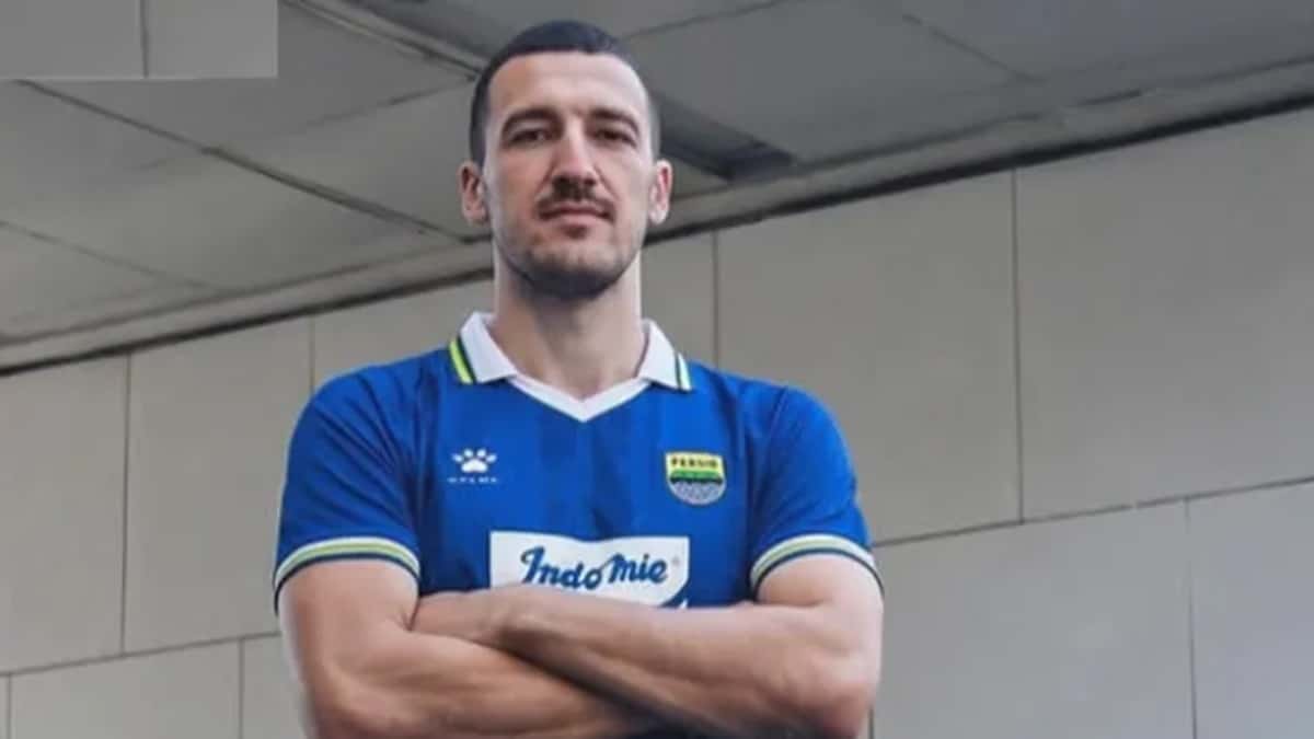 Balsa Sekulic resmi bergabung ke Persib Bandung.