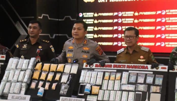 Polres Subang Bongkar 21 Kasus Narkoba, 26 Tersangka Diciduk dan Ratusan Gram Sabu Disita