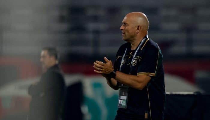 Bernardo Tavares Respek pada Persib, tetapi Optimistis Persebaya Mampu Bersaing di Final Piala Presiden 2026