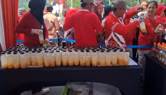 Es Pala Khas Bogor Ludes 1.100 Cup dalam 30 Menit di Istana