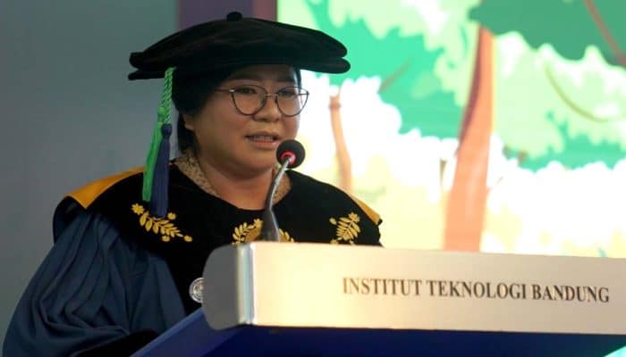 Profesor ITB Minta Pengelola Bromo Hati-hati Jangan Melakukan Penanaman Massal Pasca Kebakaran