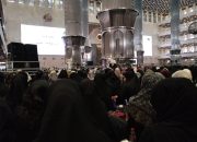Puluhan Ribu Kaum Ibu Padati Masjid Istiqlal Rayakan Maulid Nabi
