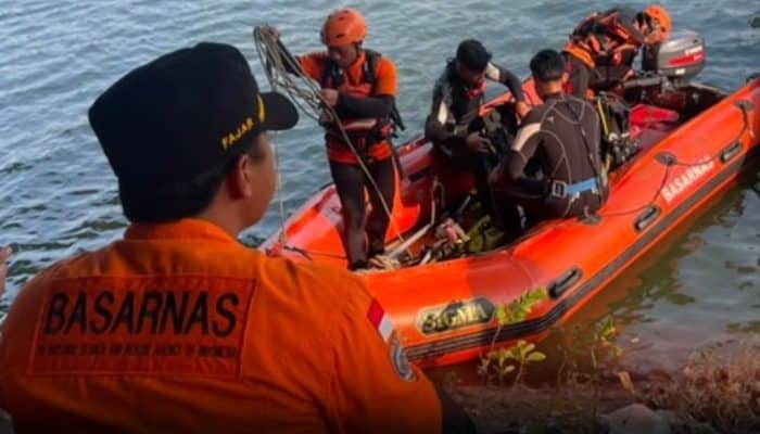Tim SAR Temukan Korban Tenggelam di Sungai Brantas Sidoarjo dalam Kondisi Meninggal