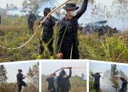 Dansatbrimob Polda Kalteng Turun Padamkan Karhutla di Sebangau, Cegah Api Meluas