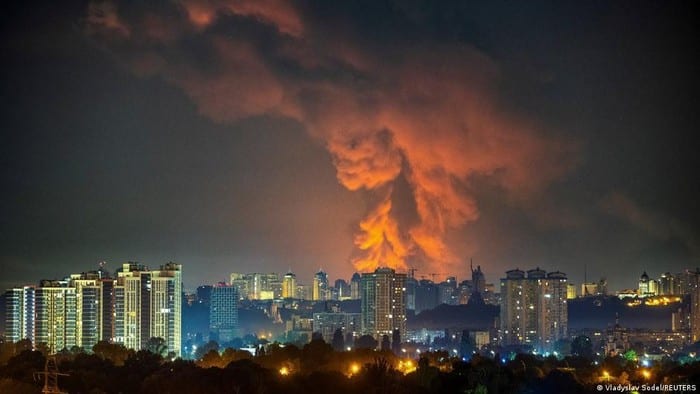 Rudal Rusia Hantam Kyiv