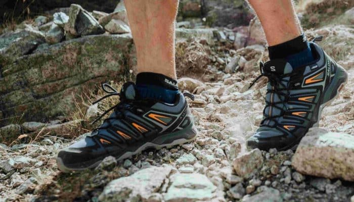 Tren Sepatu Berteknologi Gore-Tex Bergaya Sepatu Gunung Menggabungkan Fungsionalitas dan Estetika