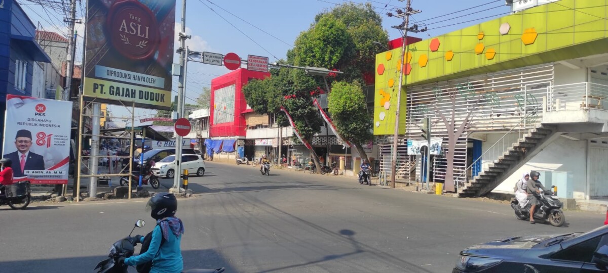 Arus Jalan Samanhudi Pasar Tanjung Jember