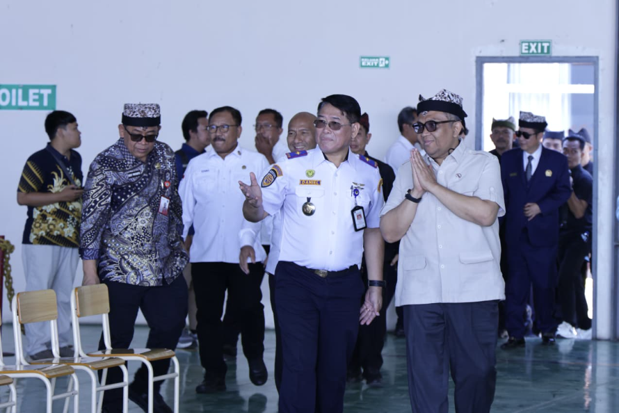 Wamenaker Afriansyah Noor