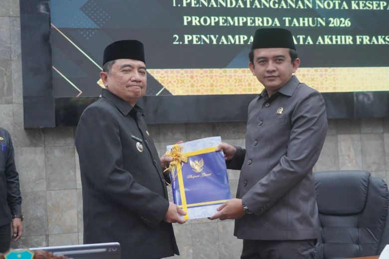 Bupati Garut Abdusy Syakur Amin