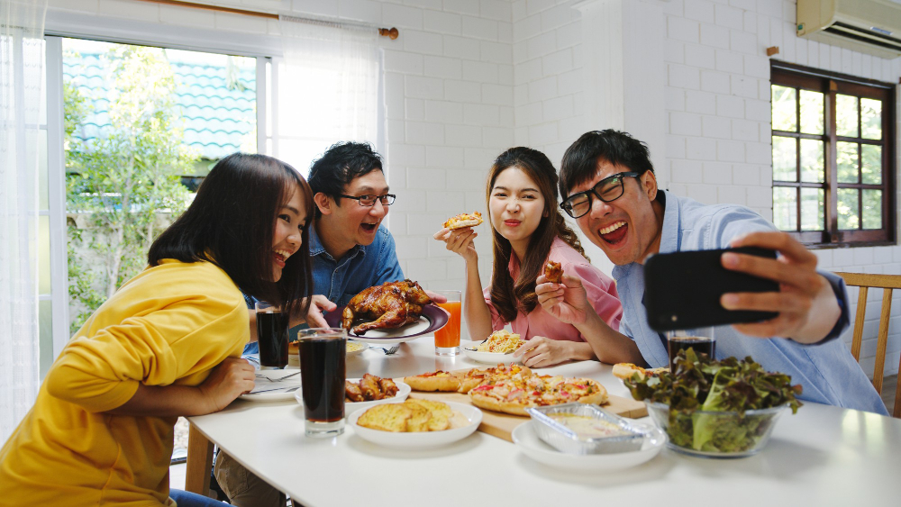 makan bersama keluarga