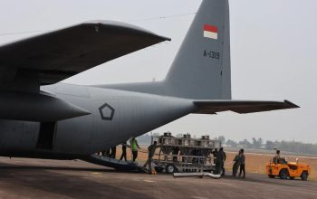 TNI Tebar 11 Ton Bahan Pemicu Hujan di Kalimantan, Upaya Atasi Karhutla Terus Digenjot 3 TNI modifikasi cuaca