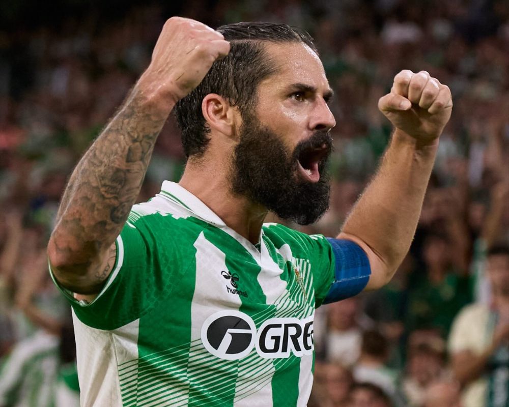 Isco cetak dua gol