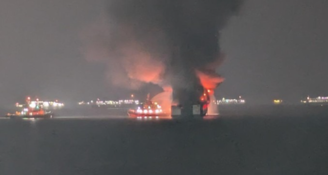 Dua Kali Ledakan Sebelum KMP Batumandi Terbakar di Merak