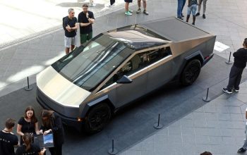 Tesla Batalkan Pesanan Cybertruck Setelah 7 Tahun, DP Konsumen Dikembalikan 3 Tesla Batalkan Pesanan Cybertruck